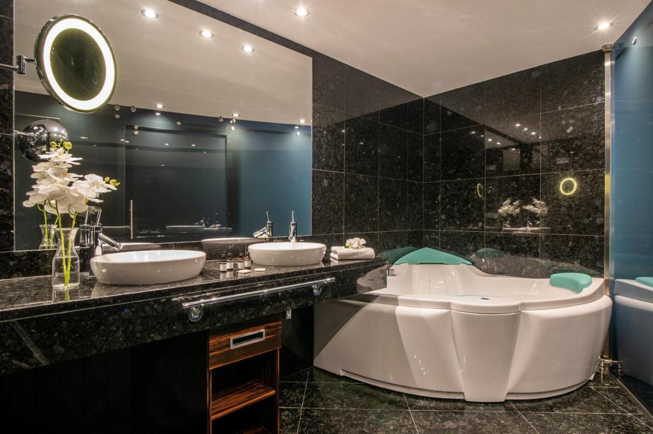 Hotel Starc By Pierre & Vacances Premium อันดอร์รา ลา เวลลา ภายนอก รูปภาพ
